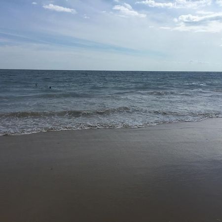 Misquamicut Beach Front Inn ウェスタリー エクステリア 写真