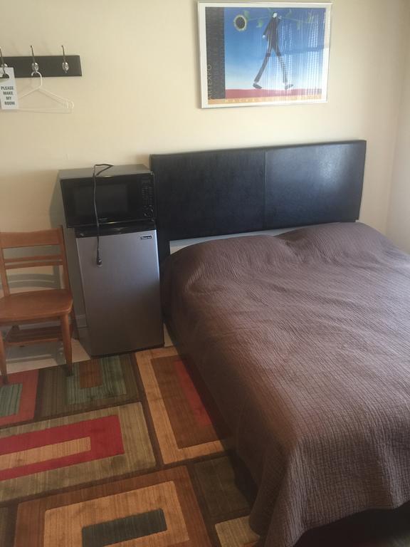 Misquamicut Beach Front Inn ウェスタリー エクステリア 写真