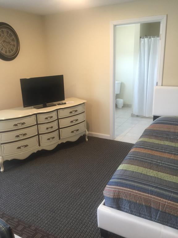 Misquamicut Beach Front Inn ウェスタリー エクステリア 写真