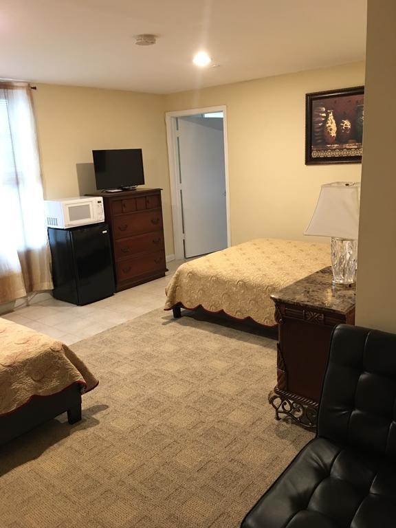 Misquamicut Beach Front Inn ウェスタリー エクステリア 写真