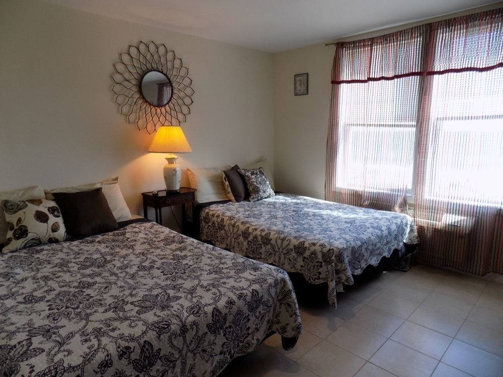 Misquamicut Beach Front Inn ウェスタリー エクステリア 写真