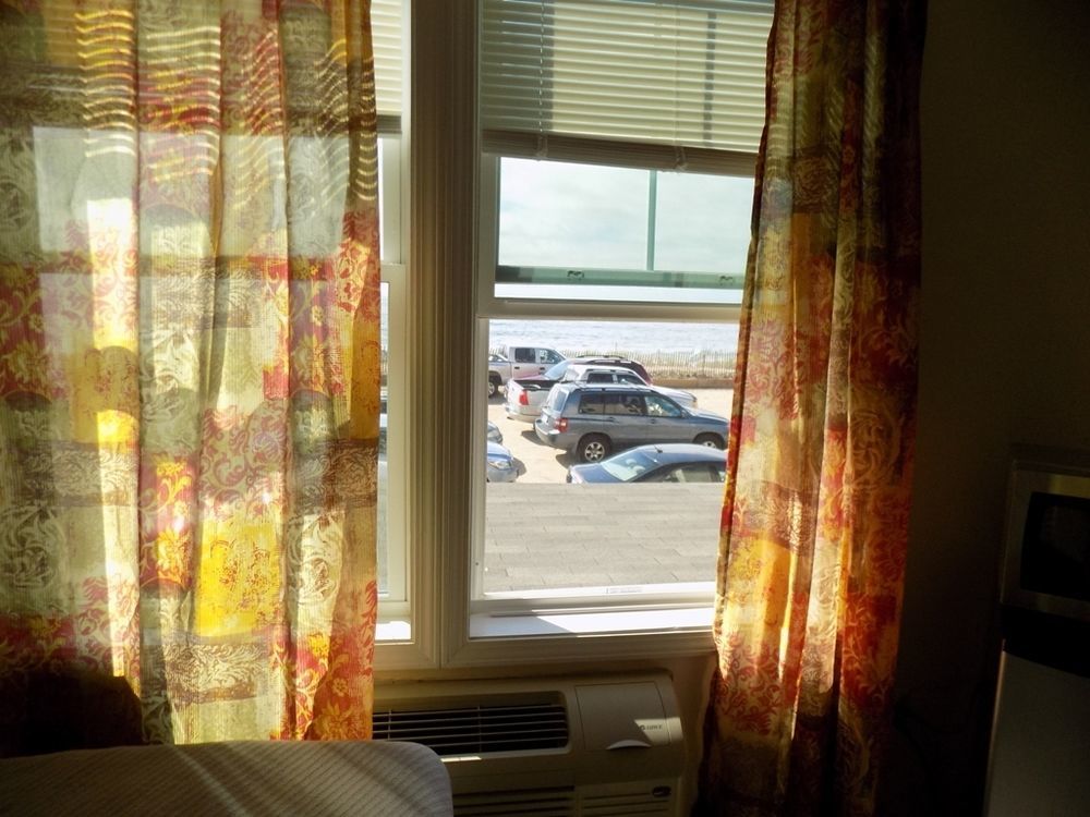 Misquamicut Beach Front Inn ウェスタリー エクステリア 写真