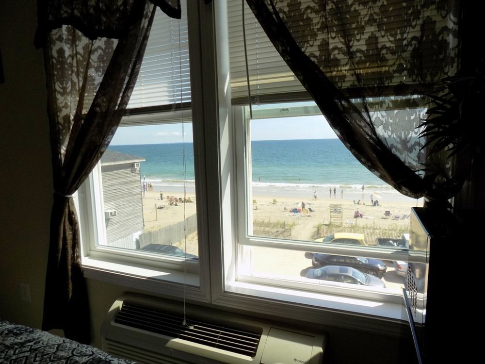 Misquamicut Beach Front Inn ウェスタリー エクステリア 写真