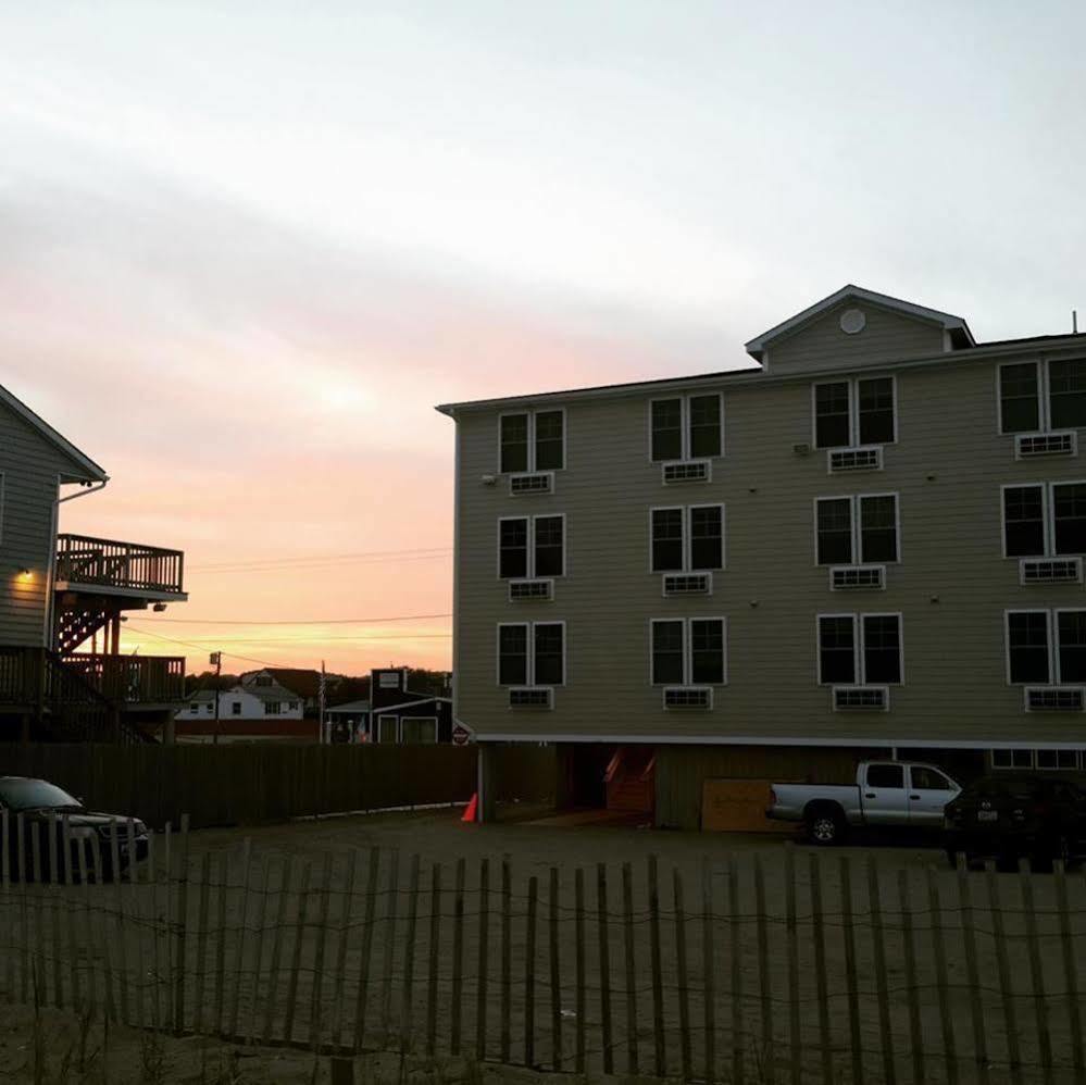 Misquamicut Beach Front Inn ウェスタリー エクステリア 写真