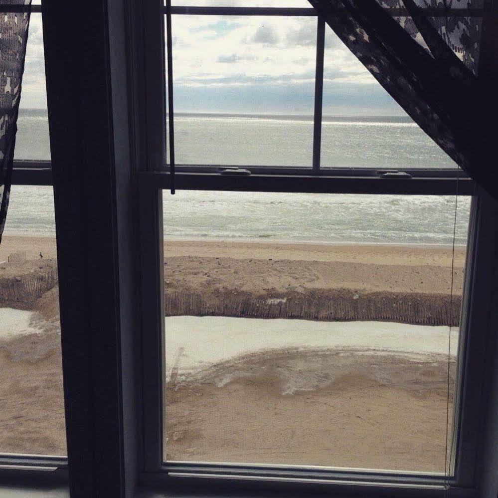 Misquamicut Beach Front Inn ウェスタリー エクステリア 写真